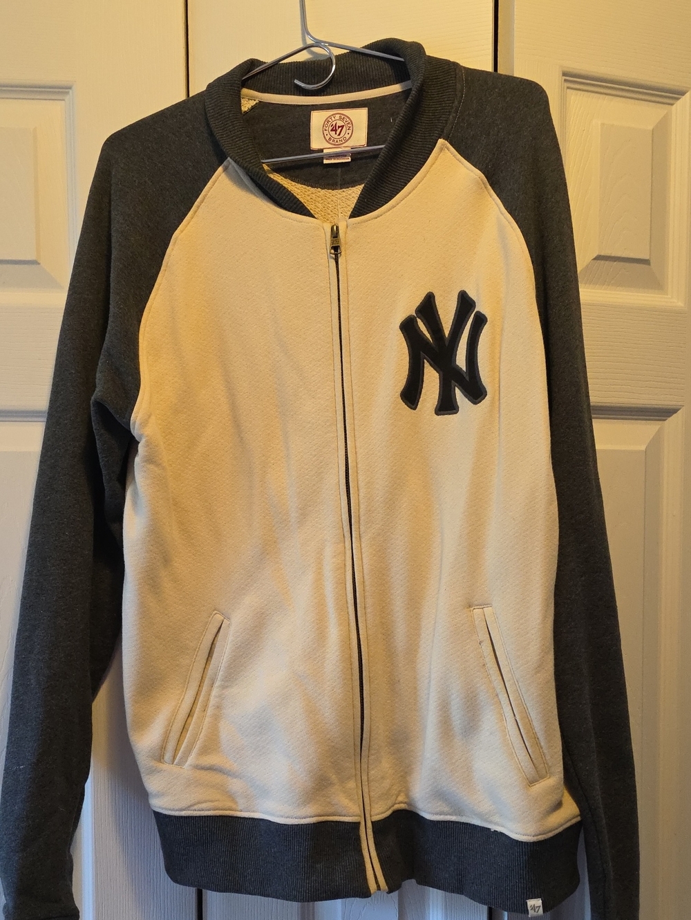 47 Men's New York Yankees Two-Tone Zip Jacket - Cream & Dark Gray